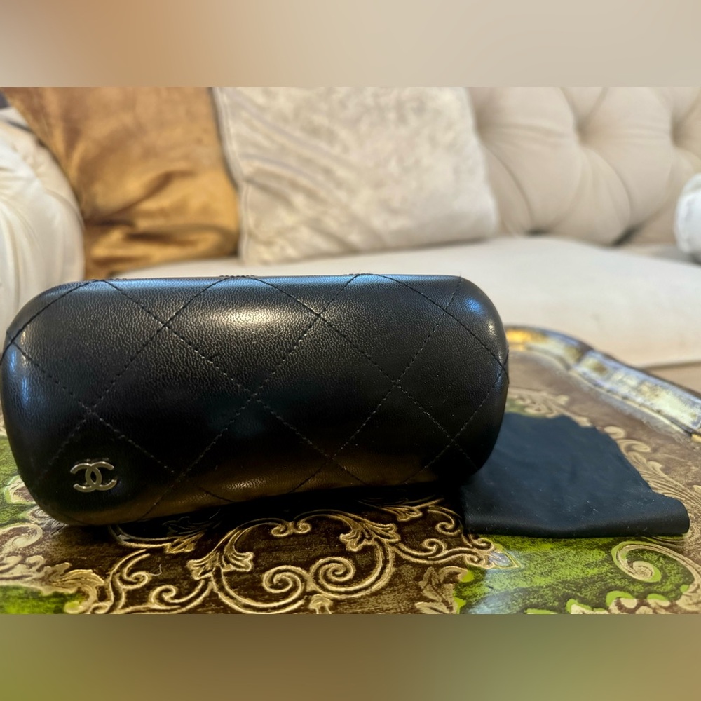 Quilted Black leather Chanel Sunglasses case with cloth